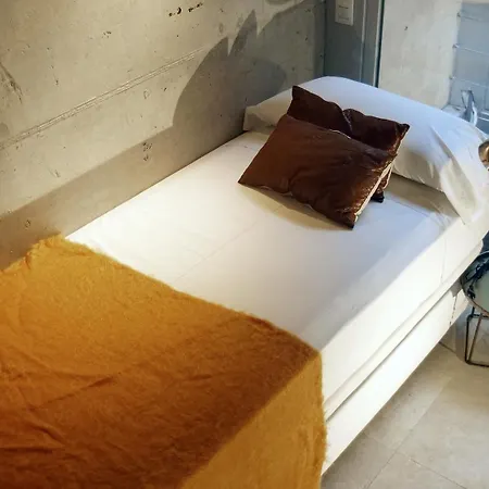 My Space Emirates - Fully Equipped Near The With Shared Pool Apartment Barcelona