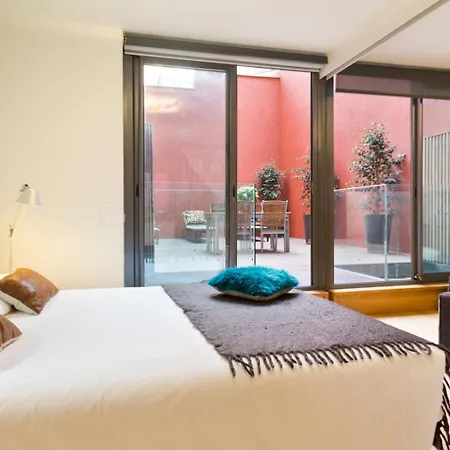 My Space Emirates - Fully Equipped Near The With Shared Pool * Barcelona