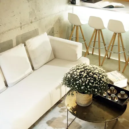 Apartment My Space Emirates - Fully Equipped Near The With Shared Pool Barcelona