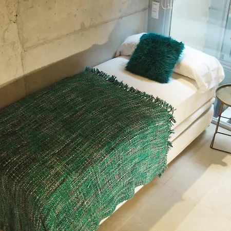 My Space Emirates - Fully Equipped Near The With Shared Pool * Barcelona