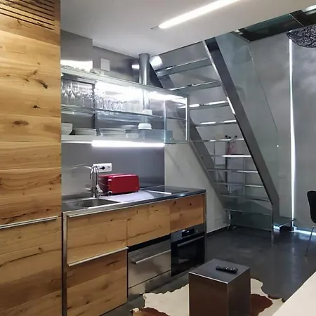 Apartamento My Space Emirates - Fully Equipped Near The With Shared Pool *