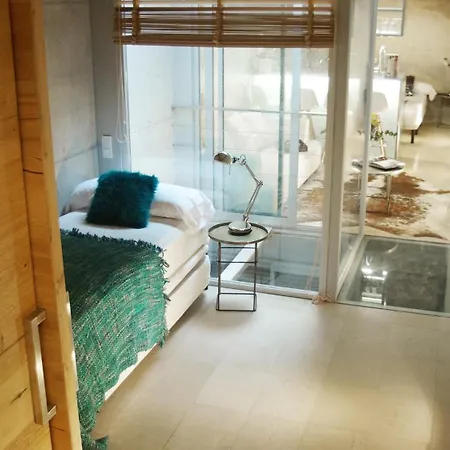 My Space Emirates - Fully Equipped Near The With Shared Pool Apartment Barcelona