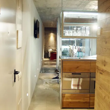 Apartamento My Space Emirates - Fully Equipped Near The With Shared Pool