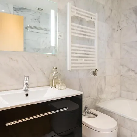 My Space Emirates - Fully Equipped Near The With Shared Pool * Barcelona