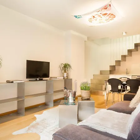 My Space Emirates - Fully Equipped Near The With Shared Pool Apartment Barcelona