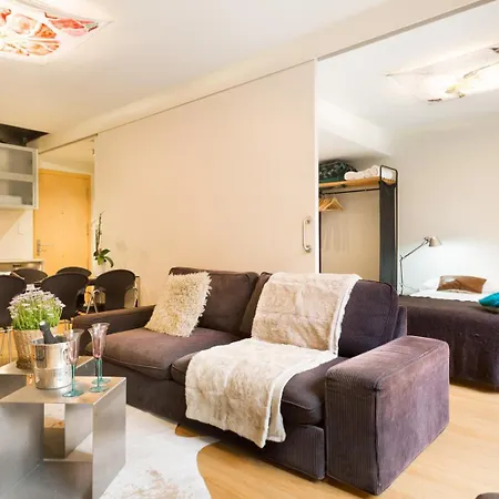 My Space Emirates - Fully Equipped Near The With Shared Pool Apartment *