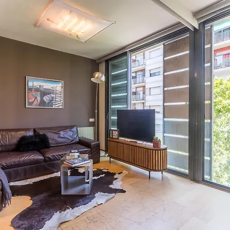 Apartmán My Space Emirates - Fully Equipped Near The With Shared Pool