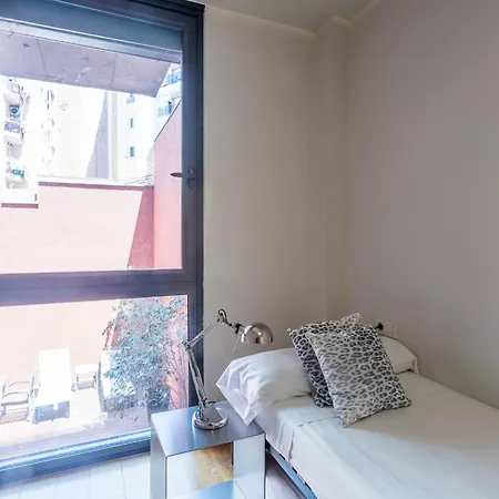 My Space Emirates - Fully Equipped Near The With Shared Pool * Barcelona