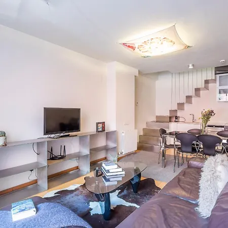 Apartment My Space Emirates - Fully Equipped Near The With Shared Pool *