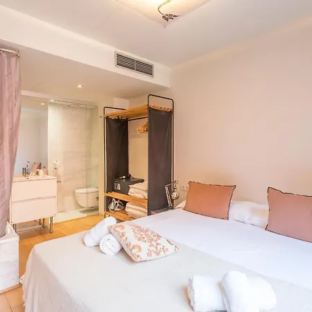 Apartment My Space Emirates - Fully Equipped Near The With Shared Pool Barcelona